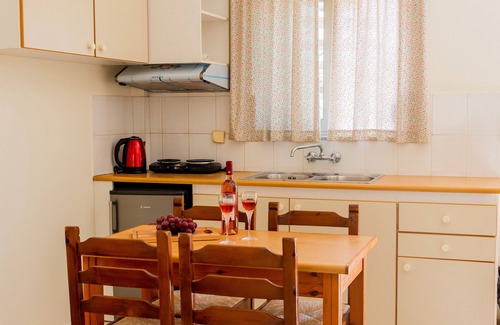 Sfakaki House | Oceanfront Almyra Apartments with Pool & Breakfast Included