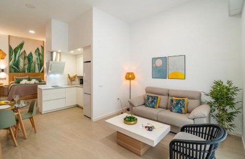 Ciudad Jardin Apartment | Pet-Friendly 4-Star Apartamentos Alnatur with Kitchen Access