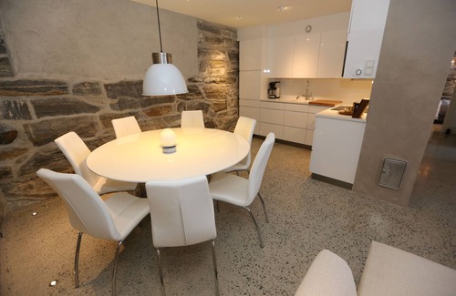 Giske Apartment | Ocean View Retreat: Alnes Gård with Exceptional 9.8 Rating