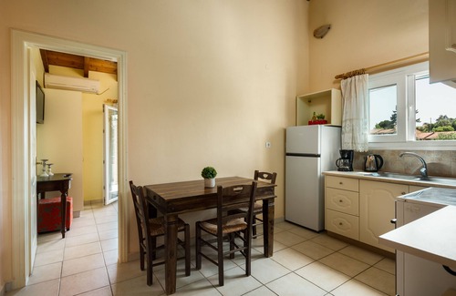 Dassia Apartment | Guest Rated 10/10: Aloe Apartments Near Dassia Beach