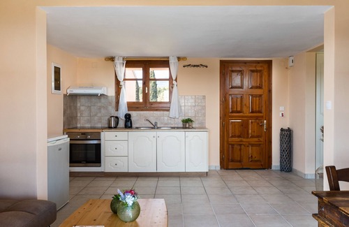 Dassia Apartment | Guest Rated 10/10: Aloe Apartments Near Dassia Beach