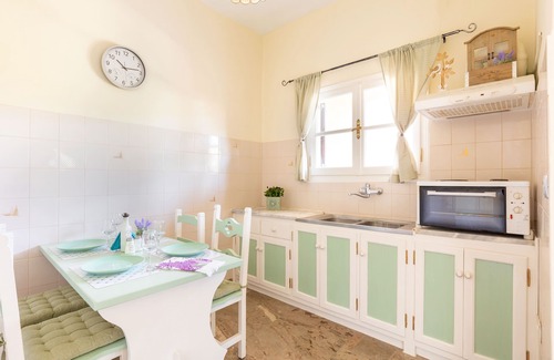 Dassia Apartment | Guest Rated 10/10: Aloe Apartments Near Dassia Beach