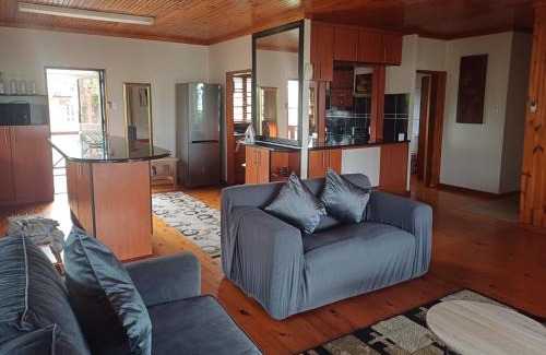 East London Apartment | Oceanfront Aloe Apartments with Breakfast and Ocean Views