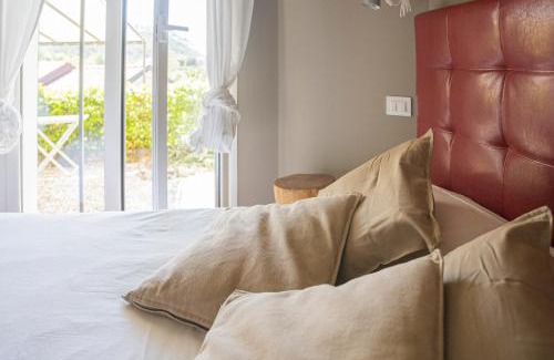 Bargonasco Apartment | Relaxing Villa Luisa: Poolside Retreat Steps from the Sea