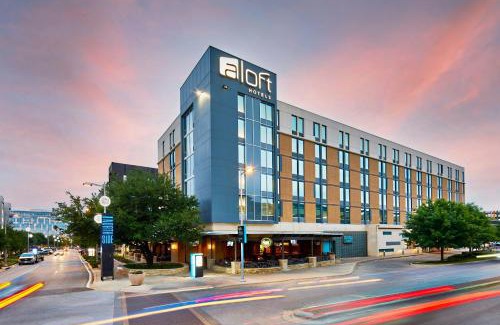 North Burnet Hotel | Discover Aloft Austin at The Domain: Pet-Friendly & Poolside