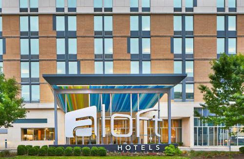 North Burnet Hotel | Discover Aloft Austin at The Domain: Pet-Friendly & Poolside