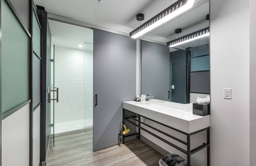 Round Rock Hotel | Discover Aloft Austin Round Rock: Eco-Friendly Comfort Awaits