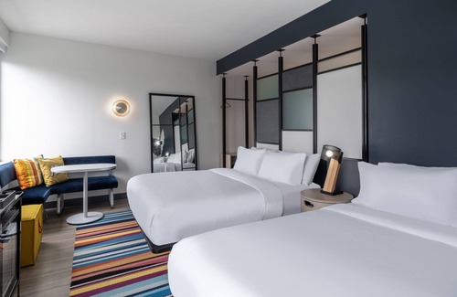 East Congress Hotel | Discover Aloft Austin South: Top-Rated Stay with Pool