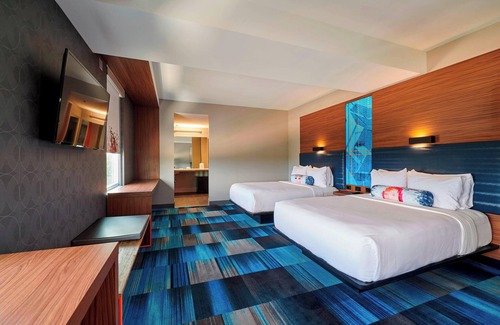 North Olmsted Hotel | Experience Comfort at Aloft Cleveland Airport - Rated 9/10