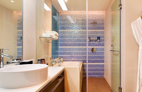 Baizhangpu Nongchang Hotel | Discover Aloft Dongguan Dynamic Town: 4-Star Serenity Awaits