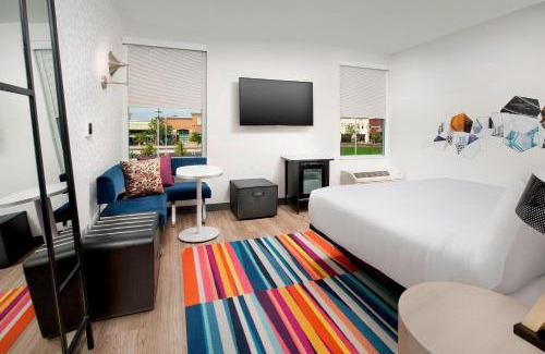 Dublin Hotel | Experience Aloft Dublin-Pleasanton with Pet-Friendly Amenities