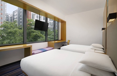 Panyu Hotel | Guest Rated: Aloft Guangzhou University Park with Great Amenities