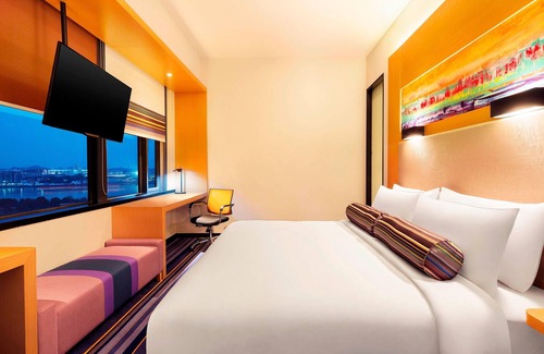 Panyu Hotel | Guest Rated: Aloft Guangzhou University Park with Great Amenities