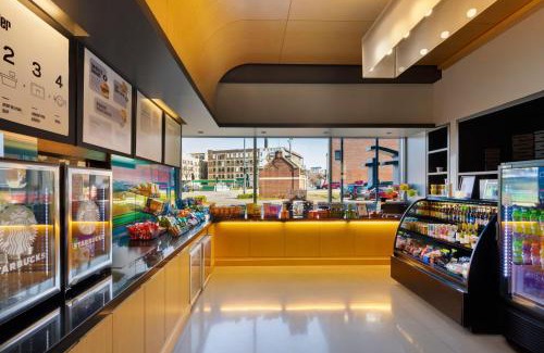 Westown Hotel | Explore aloft Hotel Milwaukee Downtown: Pet-Friendly & Pool Access