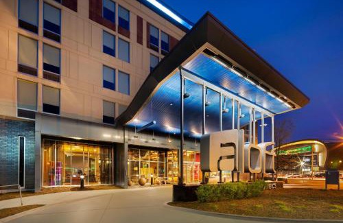 Westown Hotel | Explore aloft Hotel Milwaukee Downtown: Pet-Friendly & Pool Access