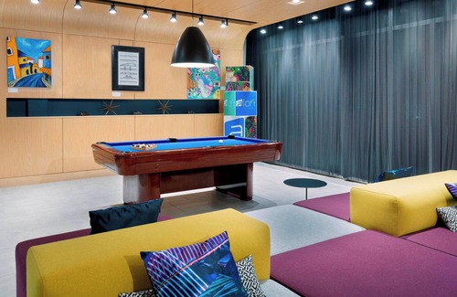 Northside Hotel | Discover Aloft Jacksonville Airport - Pool, Spa & Dining