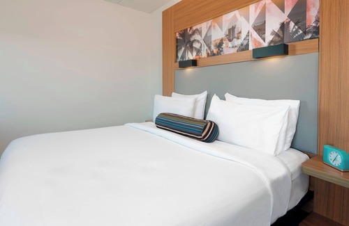 Northside Hotel | Discover Aloft Jacksonville Airport - Pool, Spa & Dining