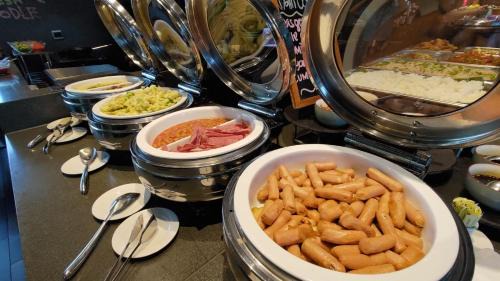 Kebon Sirih Hotel | Modern Comfort at Aloft Jakarta Wahid Hasyim Hotel