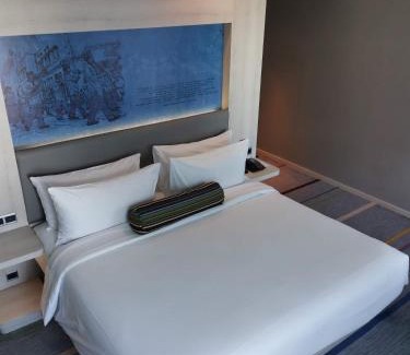 Kebon Sirih Hotel | Modern Comfort at Aloft Jakarta Wahid Hasyim Hotel