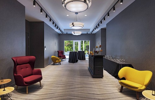 Ferndale Hotel | Inviting Aloft Little Rock West: Rated 9/10 with Pool & Dining