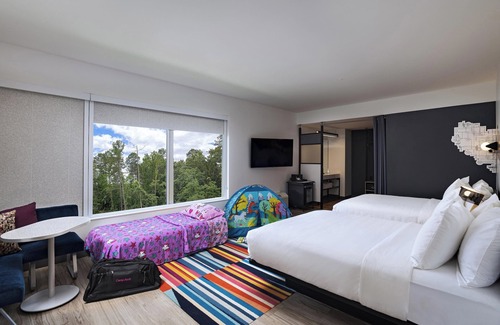 Ferndale Hotel | Inviting Aloft Little Rock West: Rated 9/10 with Pool & Dining