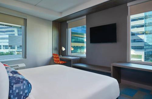 Collin County Hotel | Discover Aloft Richardson: Pet-Friendly Stay with Pool