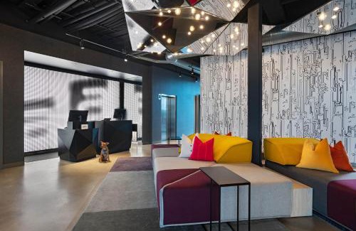 Wetmore Hotel | Pet-Friendly Retreat Near UTSA with Pool Access