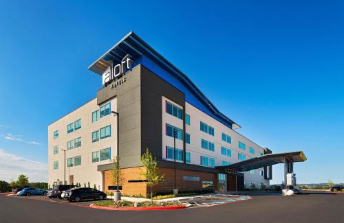 Wetmore Hotel | Pet-Friendly Retreat Near UTSA with Pool Access