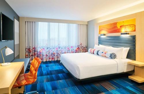 South Bend Hotel | Inviting Aloft South Bend: Pet-Friendly Stay with Pool