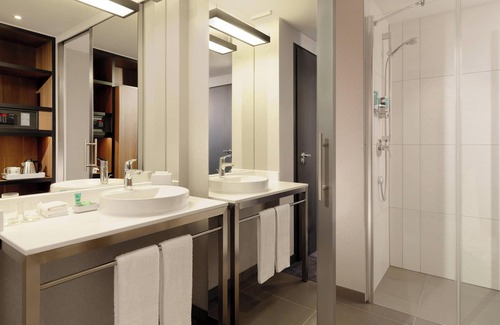 Europaviertel Hotel | Discover Aloft Stuttgart: Spa Retreat with Breakfast & More