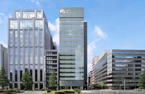Ginza Hotel | Stylish Aloft Tokyo Ginza: Family-Friendly with Pool Access