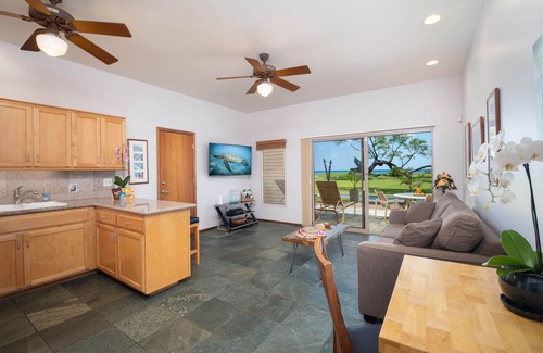 Kihei House | Aloha AKU Honu Suite - Beachfront Paradise with Ocean Views