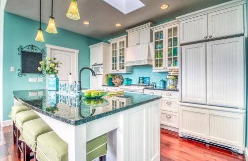 Manson House | Family-Friendly Aloha at Lake Chelan - Guest Rated 9.5
