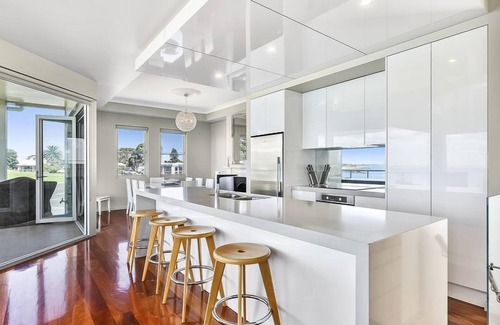 Waterhouse House | Experience Aloha Beachfront: Rated 10/10 with Ocean Views