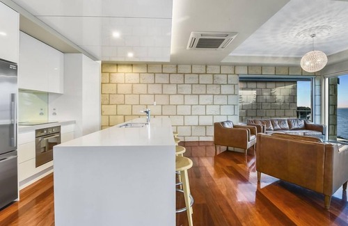 Waterhouse House | Experience Aloha Beachfront: Rated 10/10 with Ocean Views