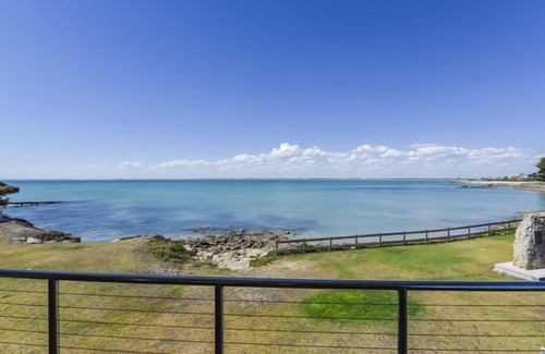 Waterhouse House | Experience Aloha Beachfront: Rated 10/10 with Ocean Views