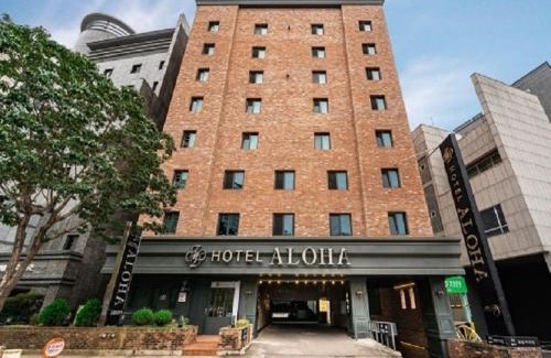 Hanam Hotel | Eco-Friendly Aloha Hotel with Kitchen and Hot Tub Access