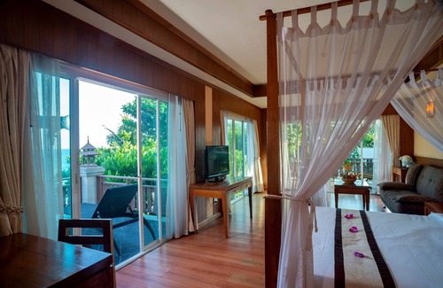 Lamai City Center Resort | Inviting Aloha Resort: Ocean Views & Family-Friendly Amenities