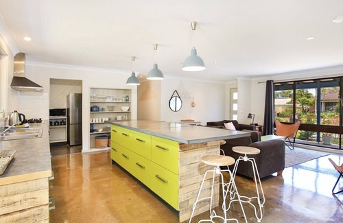 Shoalhaven Heads House | Aloha: Cozy Retreat Near Berry & the Beach with Ocean Views
