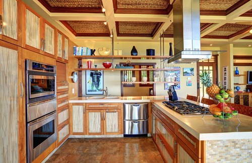 Historic Lahaina Front Street House | Discover Aloha Spirit Maui: Family-Friendly 2 Bedroom Retreat