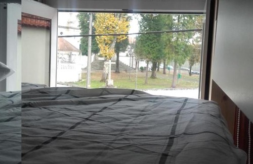 Linhares de Cima House | Pet-Friendly Alojamento Castro with Breakfast Included