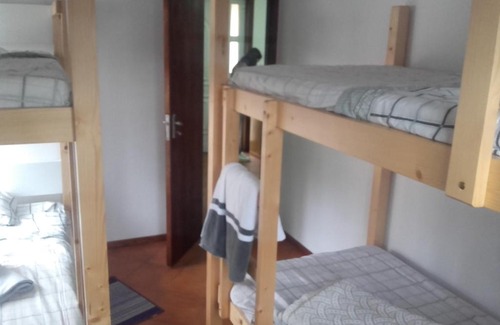 Linhares de Cima House | Pet-Friendly Alojamento Castro with Breakfast Included