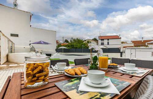 Triana House | Unforgettable Oceanfront Stay at Casa de Santo António