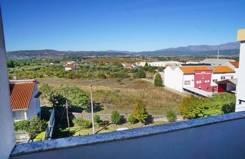 Fundao Apartment | Child-Friendly Retreat at Alojamento Local Santos