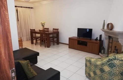Fundao Apartment | Child-Friendly Retreat at Alojamento Local Santos