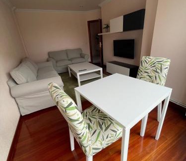 Catasol Apartment | Guest Rated: Alojamiento Apostol 2 with Hot Tub & Family Fun
