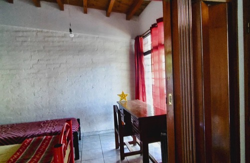 Godoy Cruz Bed & Breakfast | Central Accommodation: Private Room in a Cozy Hostel
