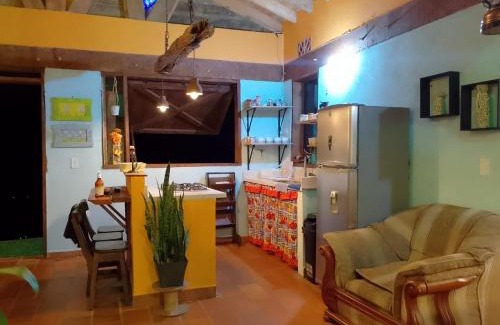 El Penol House | Pet-Friendly Cabaña El Peñol near Piedra, Guatapé - 10/10 Rated