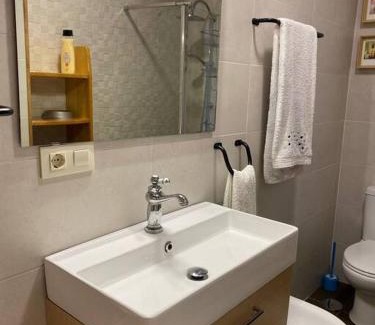 Guadamur House | Family-Friendly Stay with Pool Near Puy du Fou Toledo
