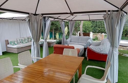Guadamur House | Family-Friendly Stay with Pool Near Puy du Fou Toledo